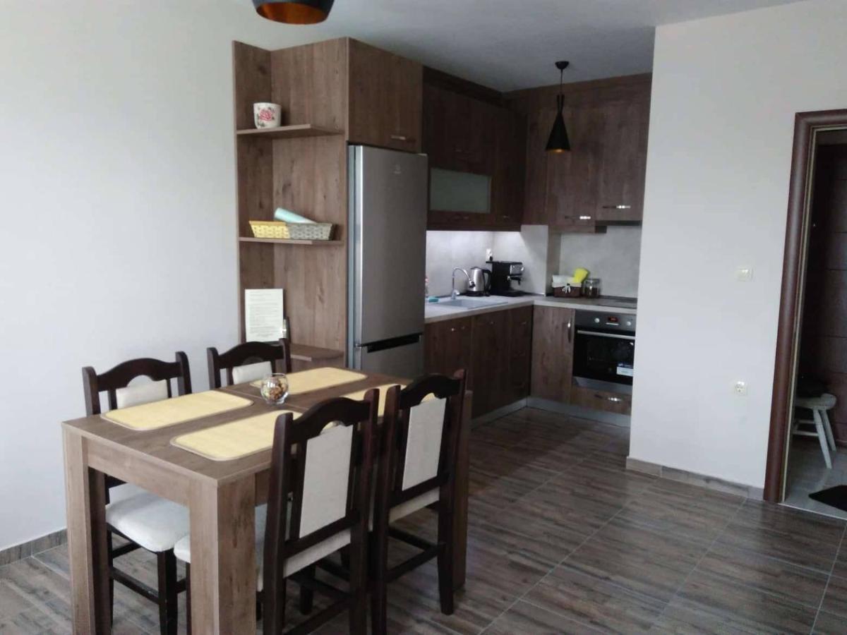 Nev Apart New Velingrad Esterno foto