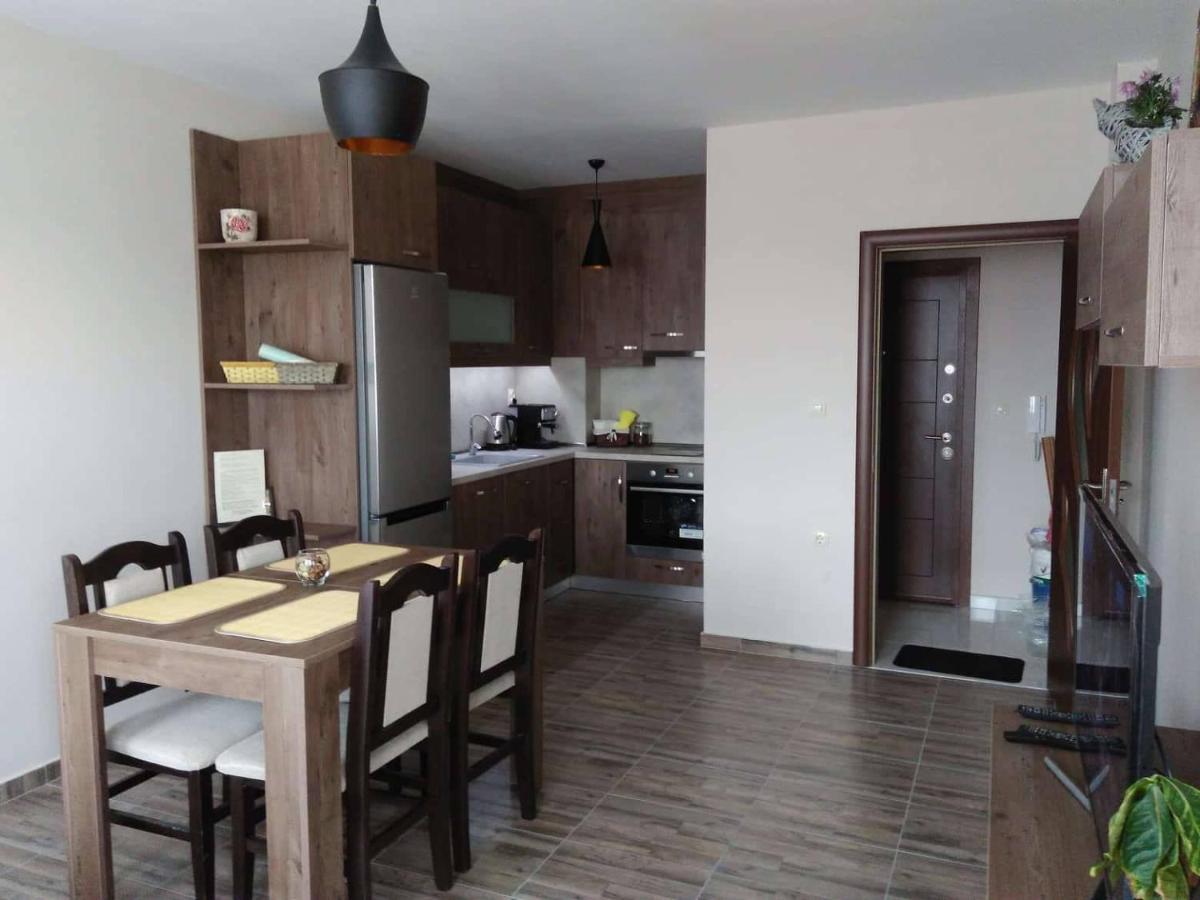 Nev Apart New Velingrad Esterno foto